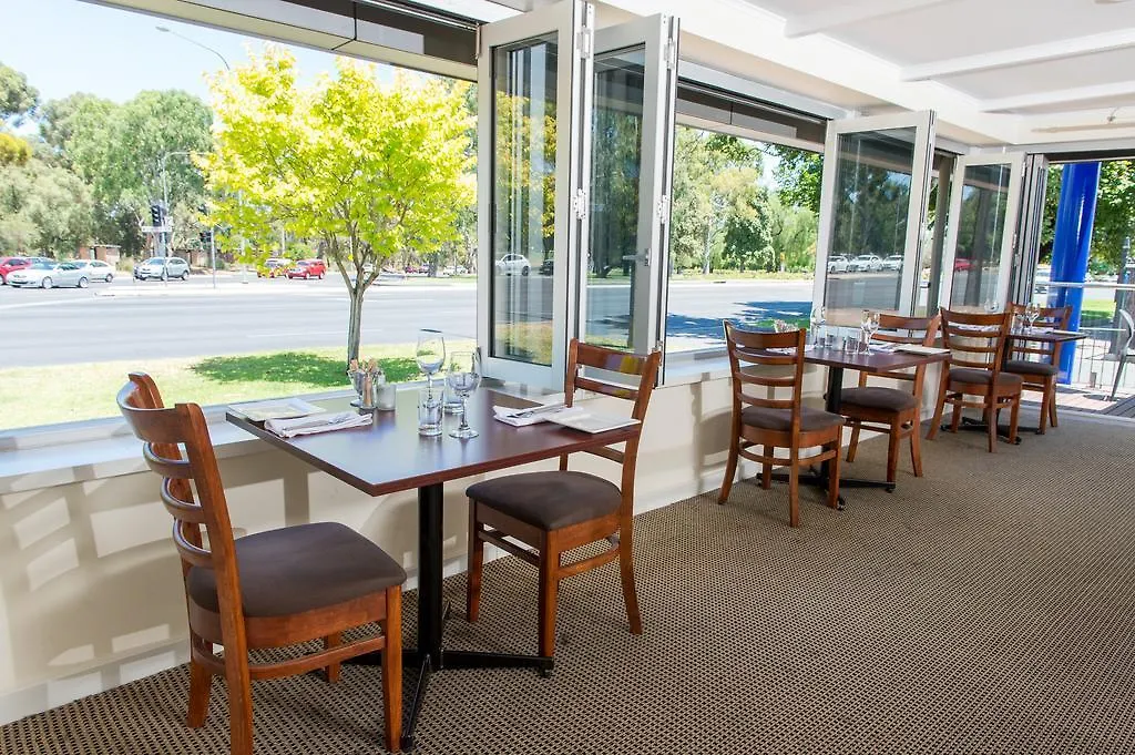 Adelaide Royal Coach Hotel