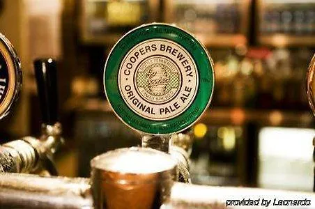 Adelaide Royal Coach Hotel 4*,