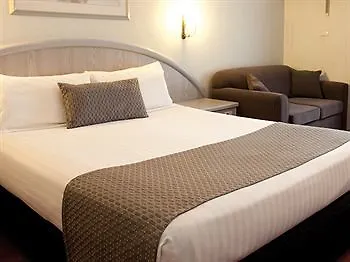Adelaide Royal Coach Hotel