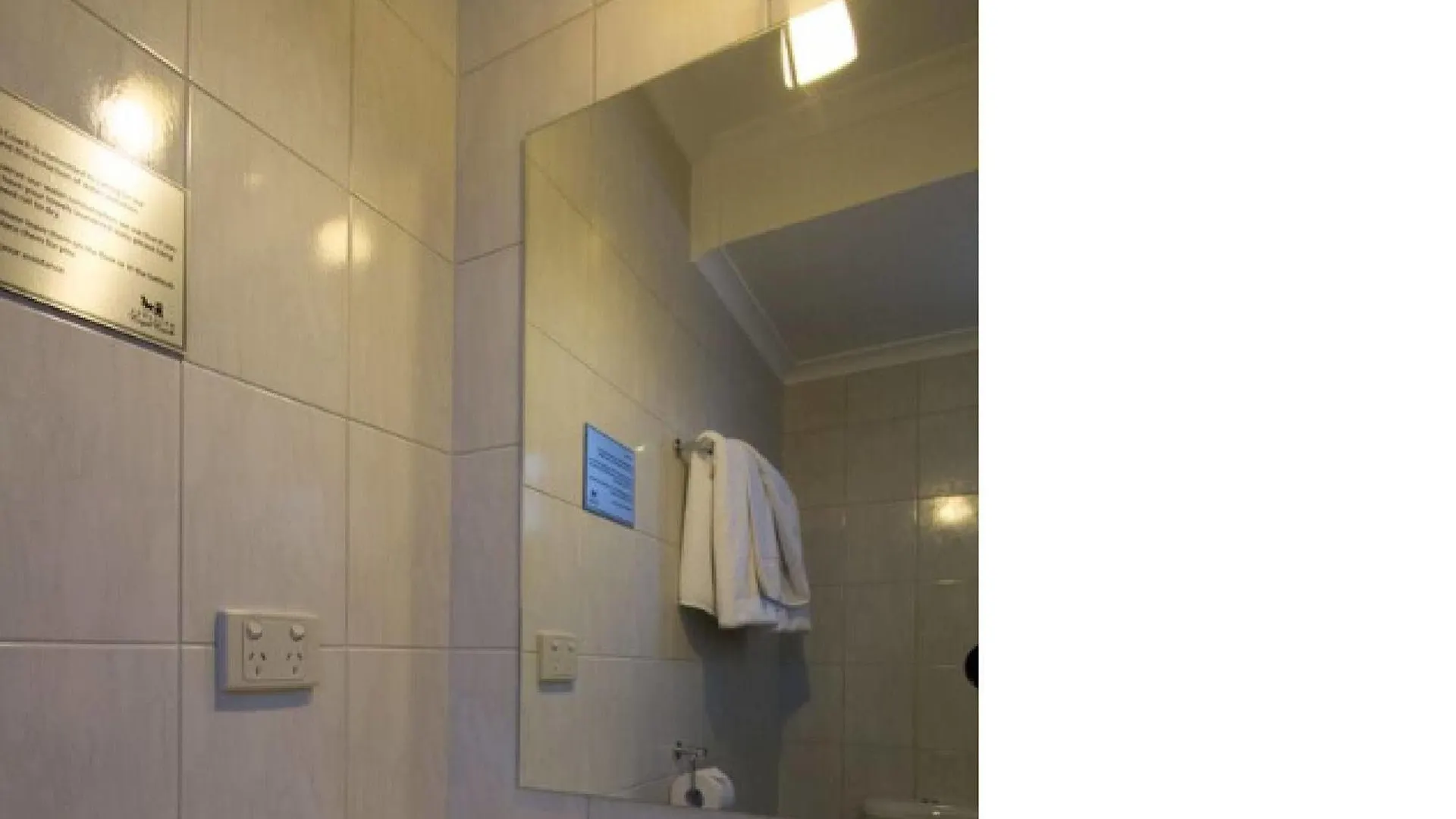 Adelaide Royal Coach Hotel