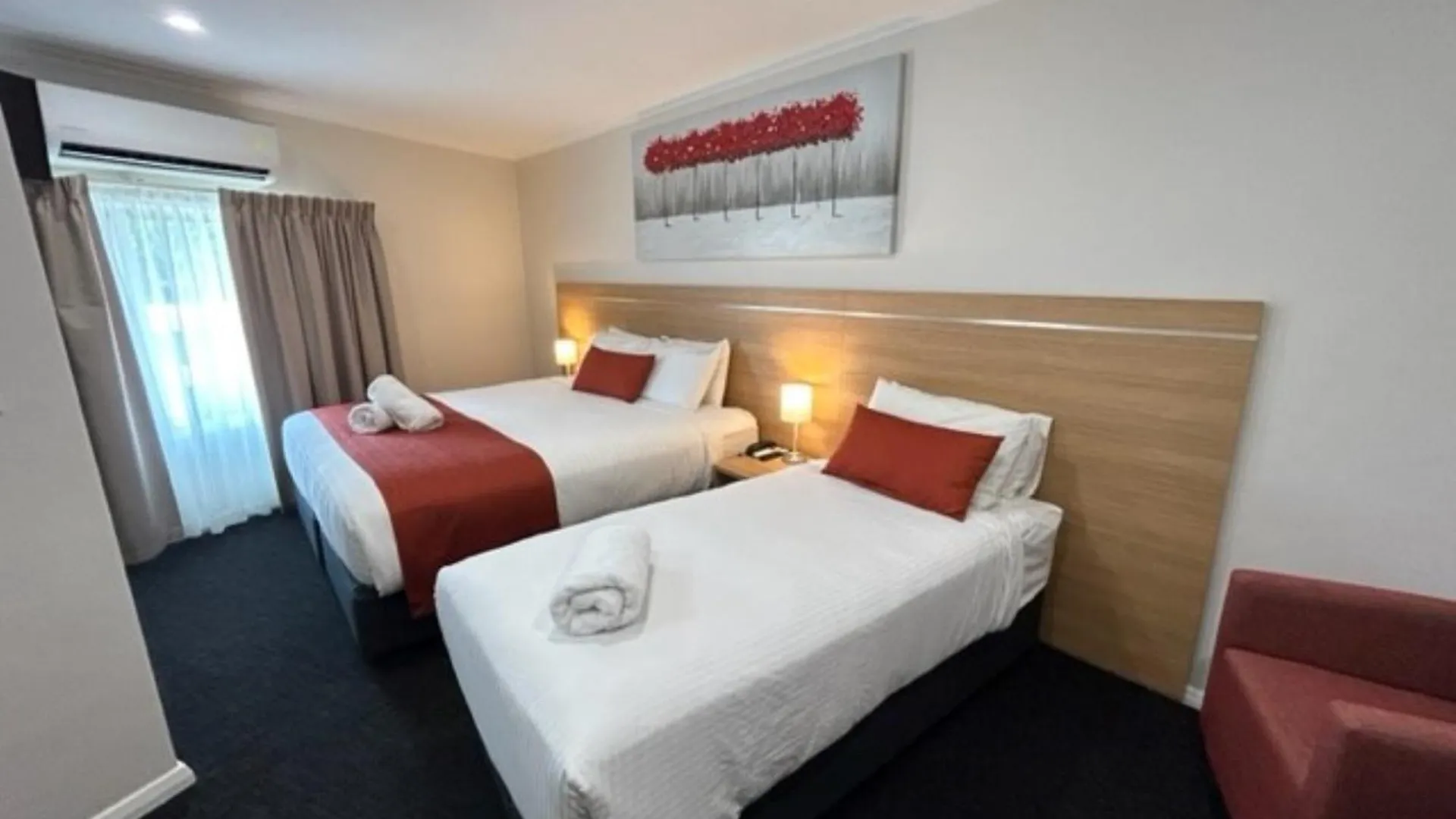 Adelaide Royal Coach Hotel